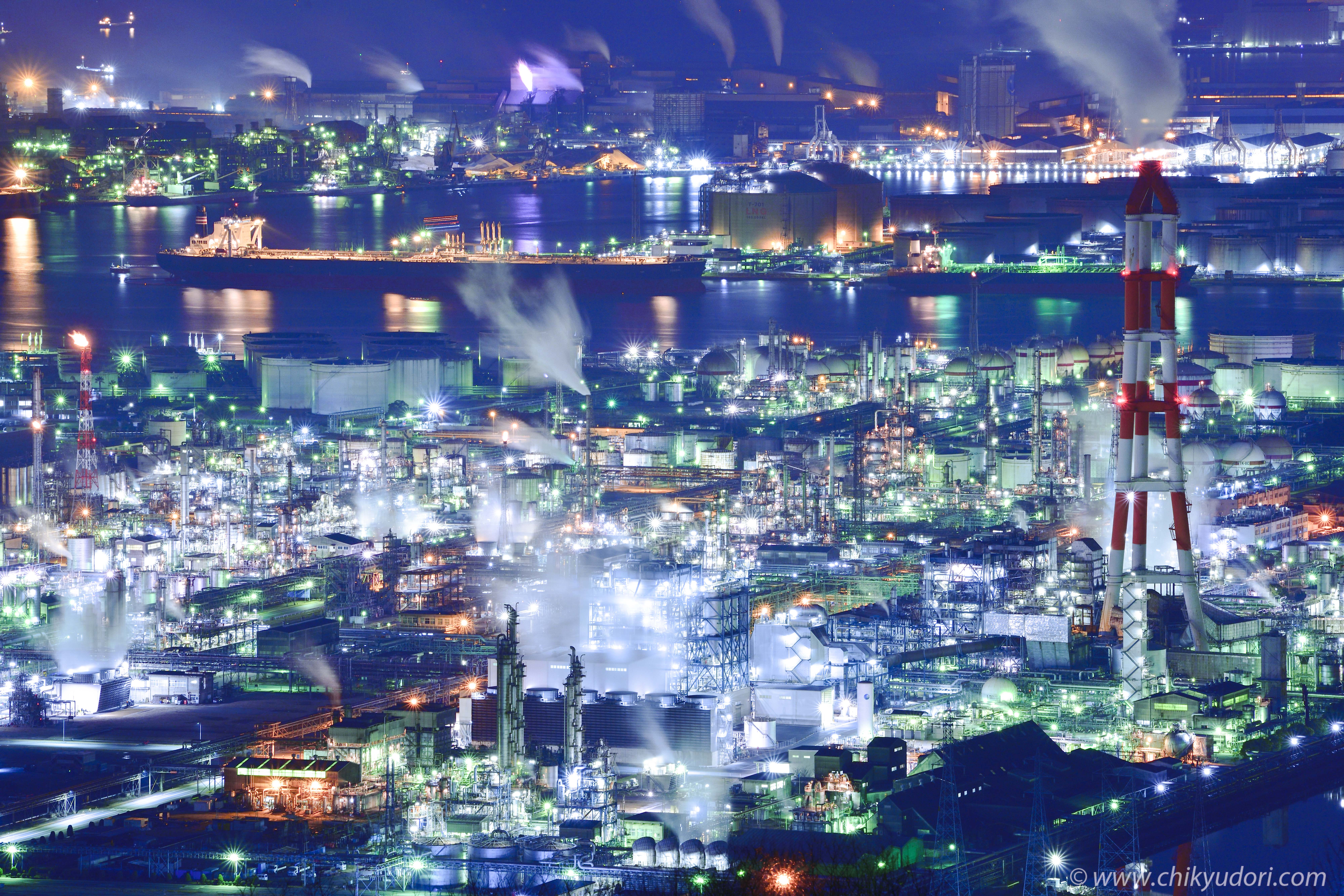 夜景が楽しめるデートスポット、水島コンビナートの工場夜景（鷲羽山